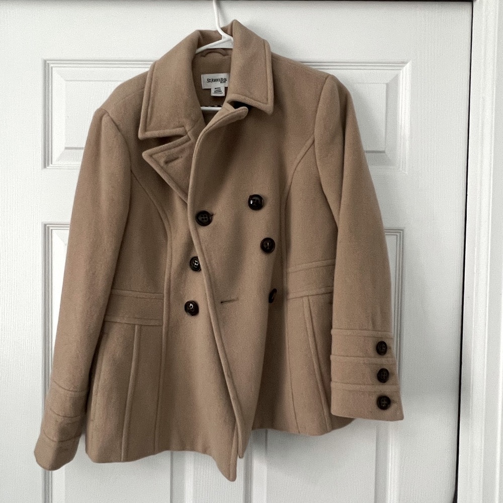 Women’s Beige St John’s Bay Pea Coat, size Petite Large
